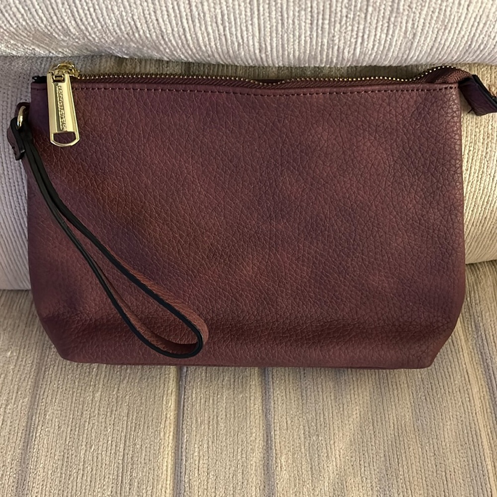 Steve Madden wristlet plum color NWOT